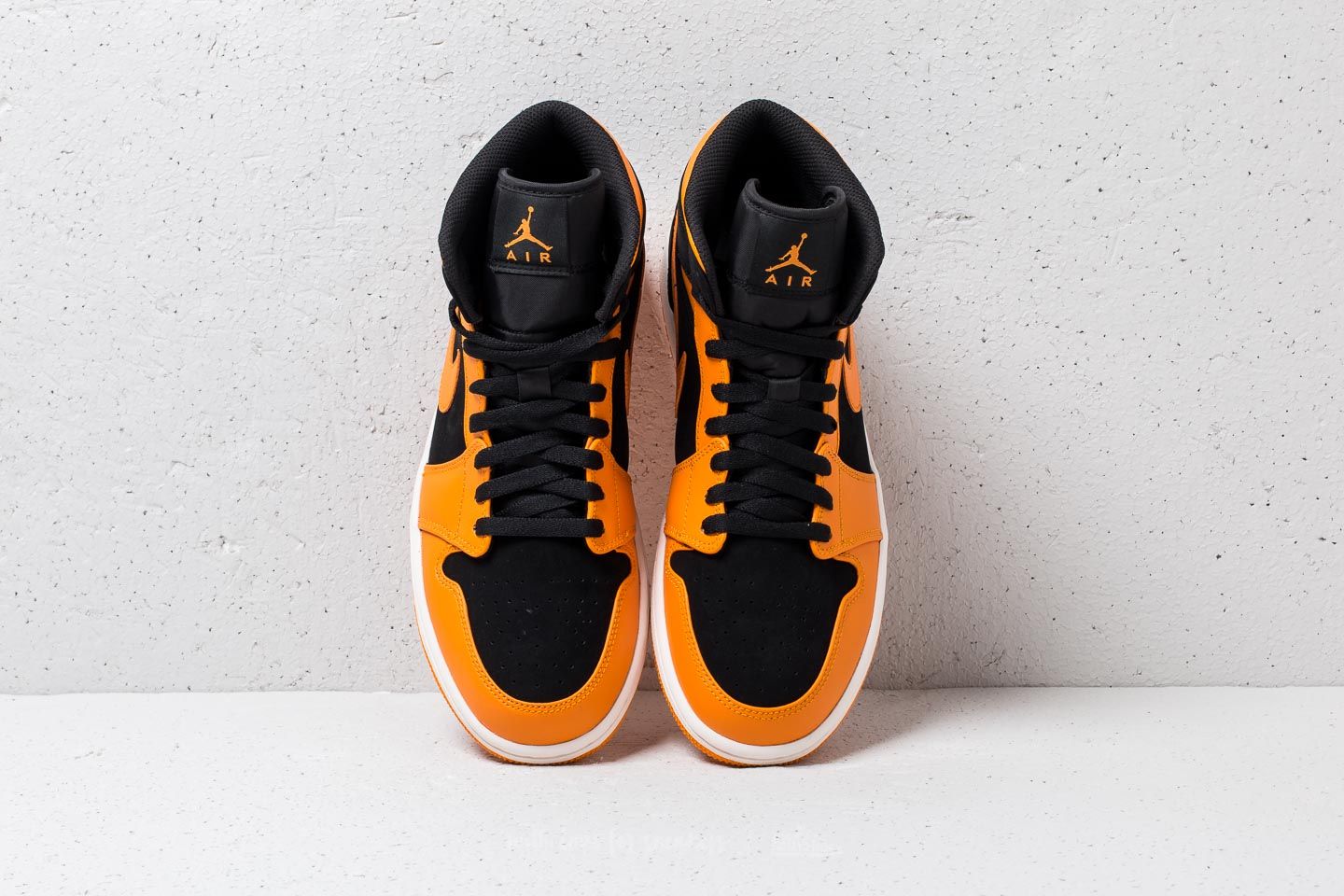 Air jordan 1 mid orange peel 2025