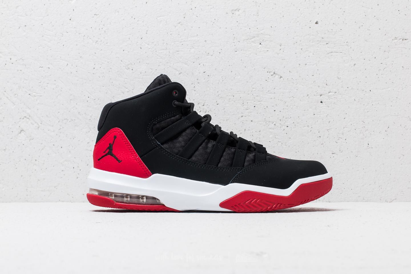 Jordan max aura noir et rouge sales