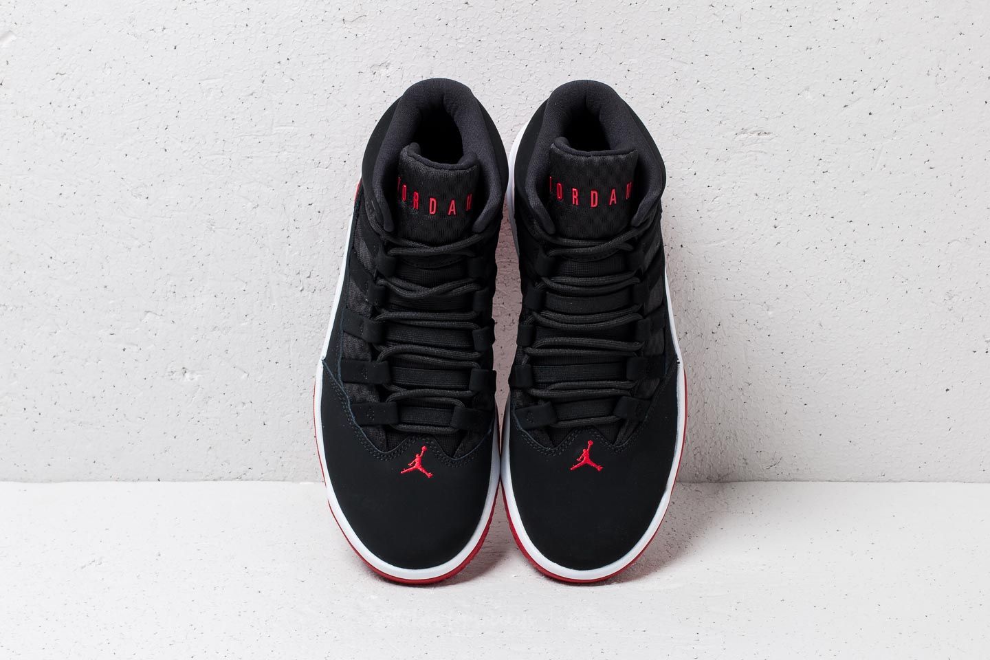 Férfi cipők Jordan Max Aura Black/ Black-Gym Red