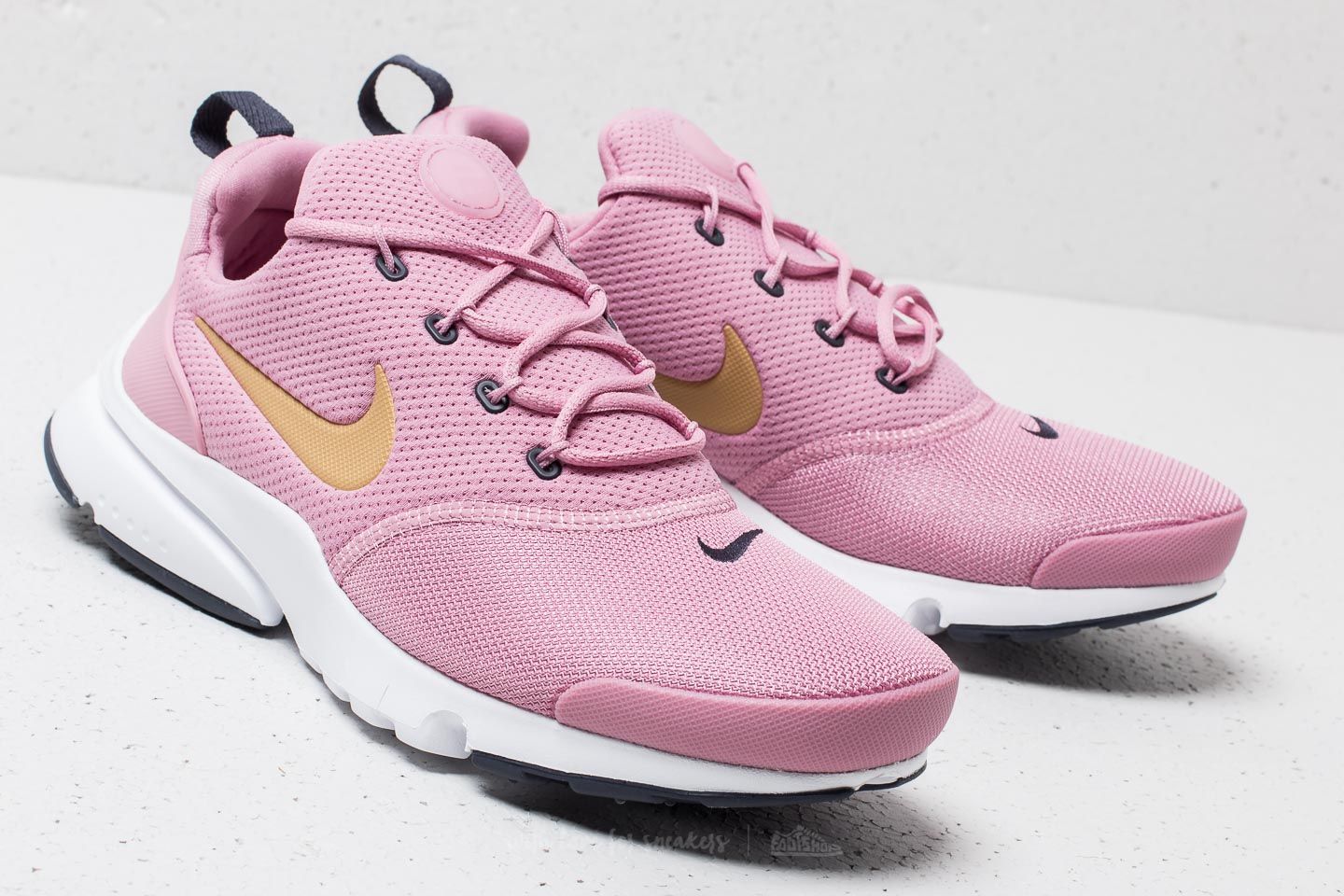Women s shoes Nike Presto Fly GS Elemental Pnk Metallic Gold Footshop