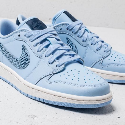 Retro low top jordans deals