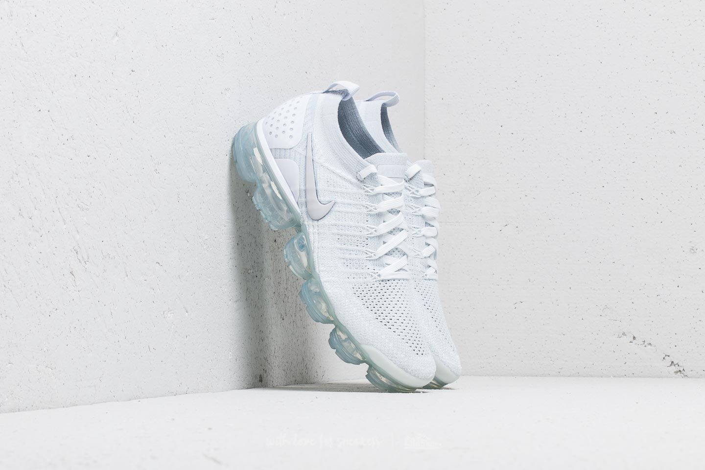 Air vapormax 2 white 2025