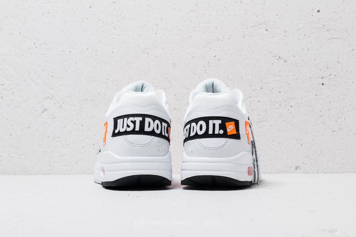 【NIKE】AIR MAX1 LX WMNS ホワイト　JUSTDOIT.