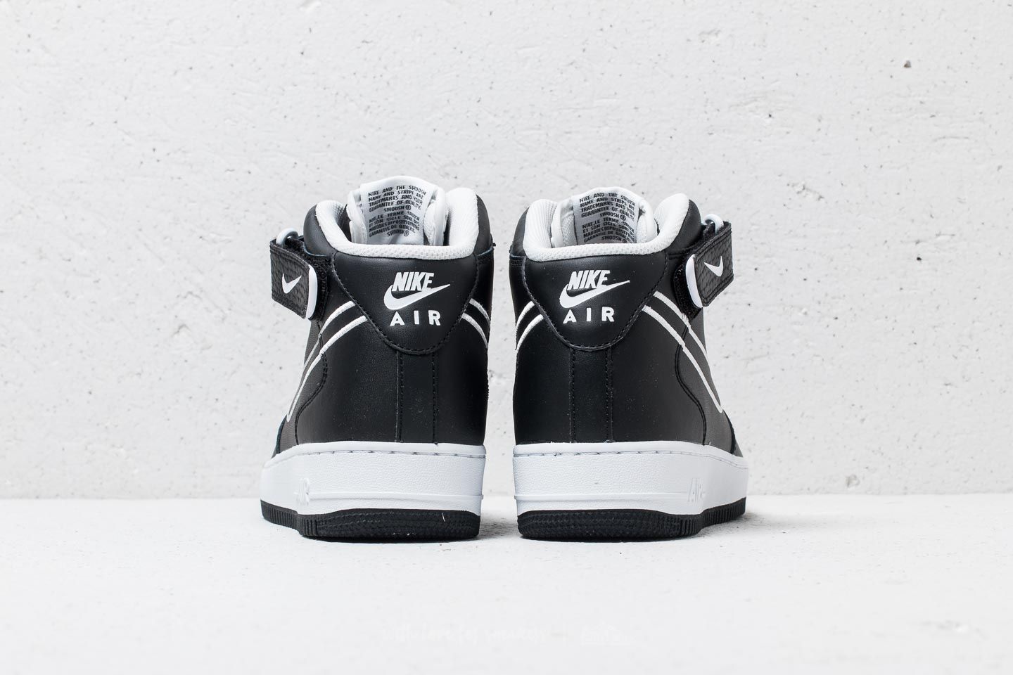 Zapatillas Hombre Nike Air Force 1 Mid '07 Leather Black/ White
