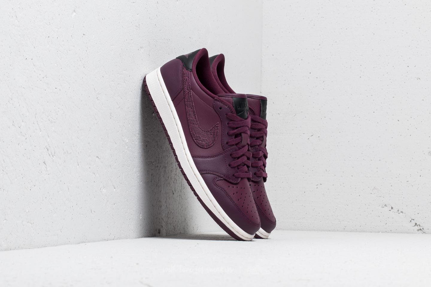 Wmns Air Jordan 1 Retro Low OG
