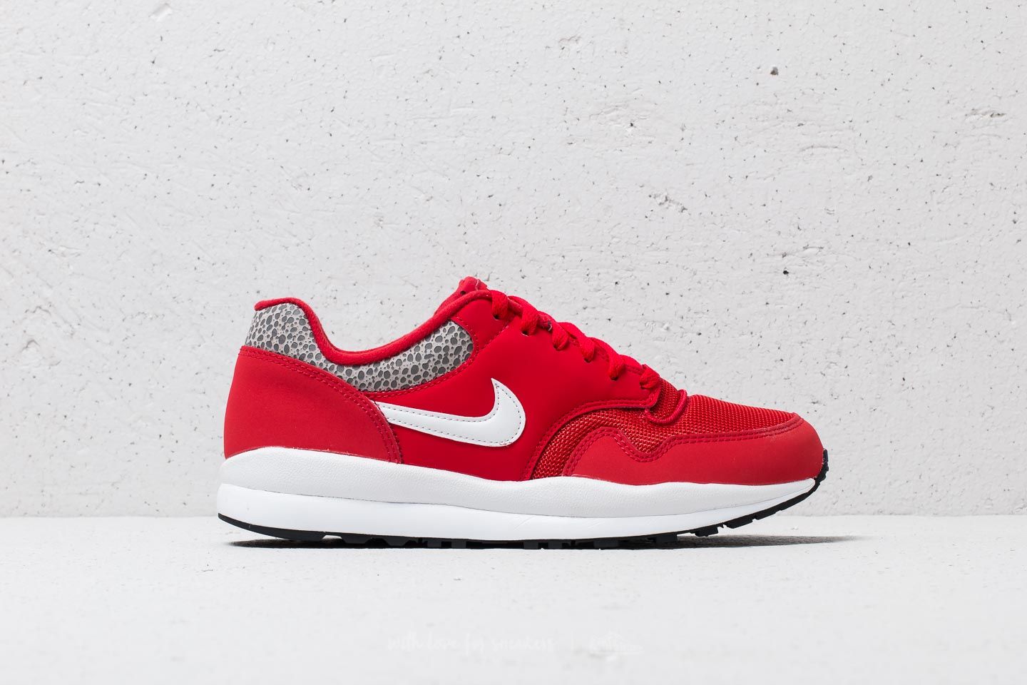 Nike air shop safari university red