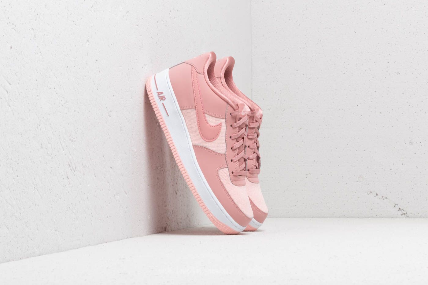 Hot pink air force 1 lv8 deals high top