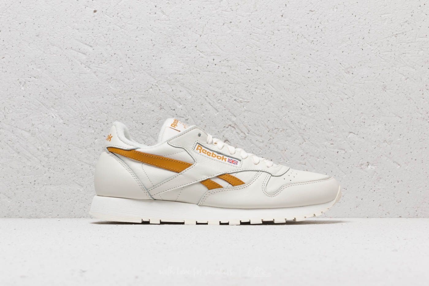 Reebok on sale leather kaki