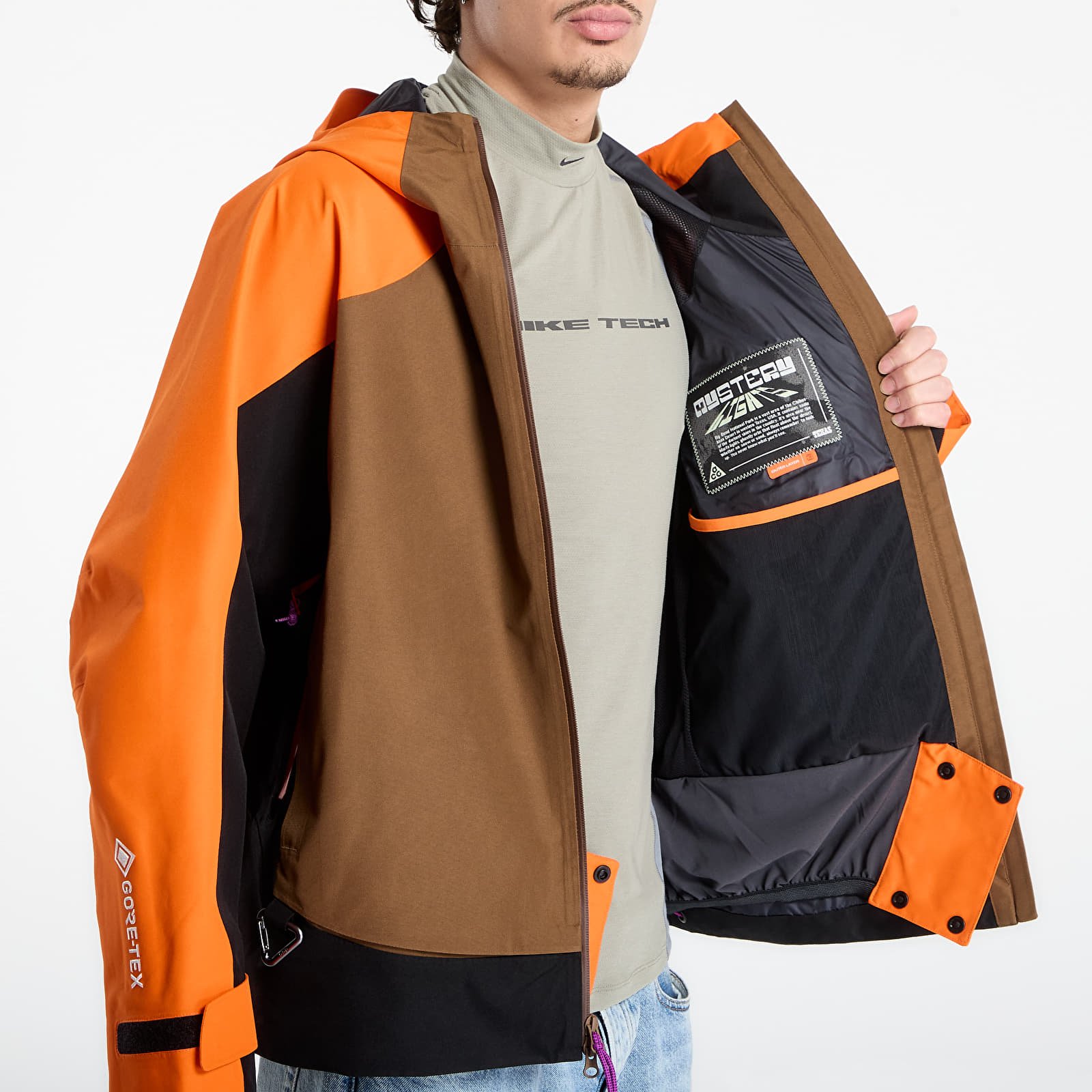 Bundy Nike ACG "Mystery Lights" Snow Jacket Safety Orange/ Mosswood Brown/ Black/ Black
