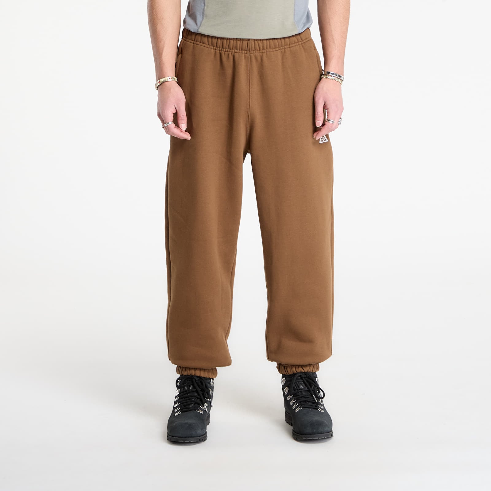 Pantaloni de trening Nike ACG Tuff Fleece Pants Mosswood Brown/ Summit White M
