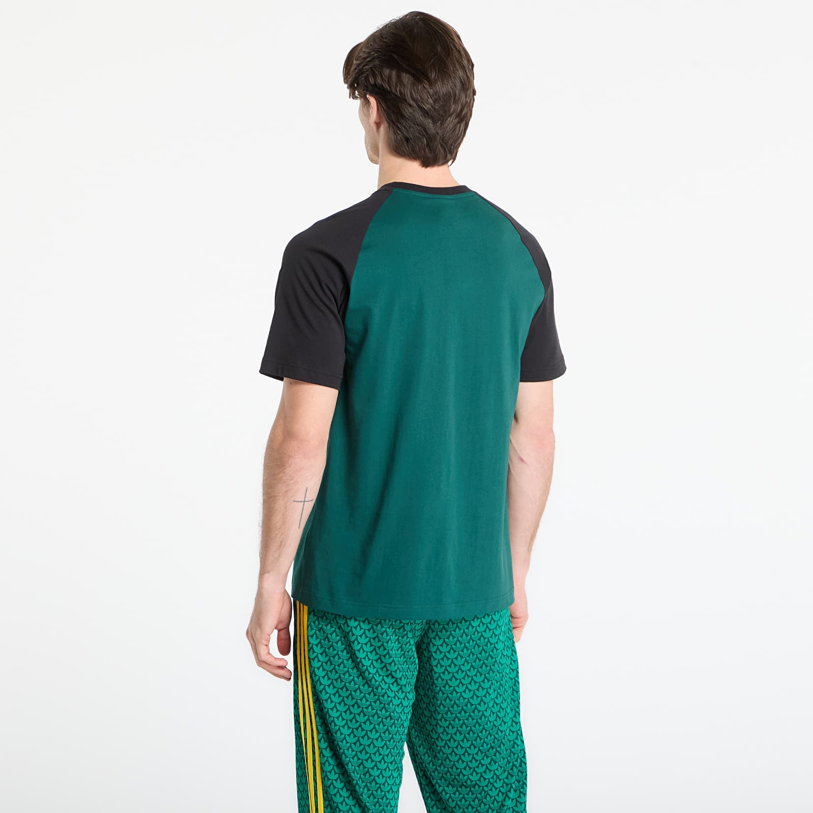 T-skjorter for menn adidas Chest Stripes T-Shirt Collegiate Green