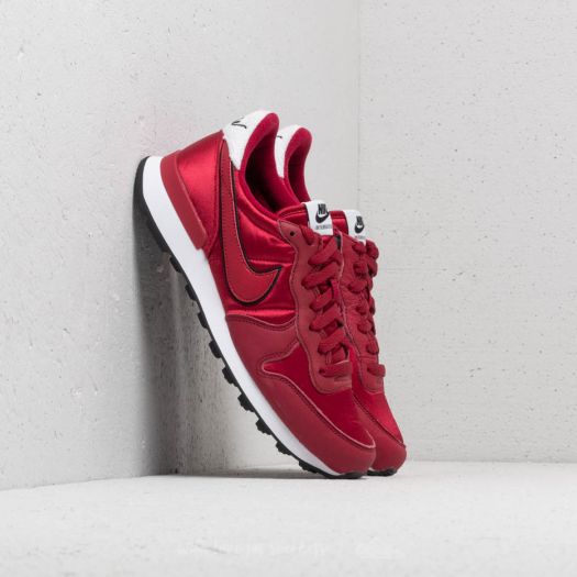 Nike Wmns Internationalist Heat
