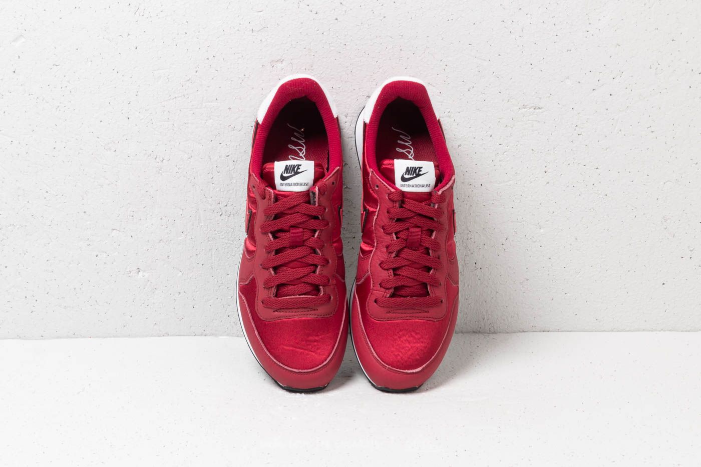 Nike best sale internationalist rouge