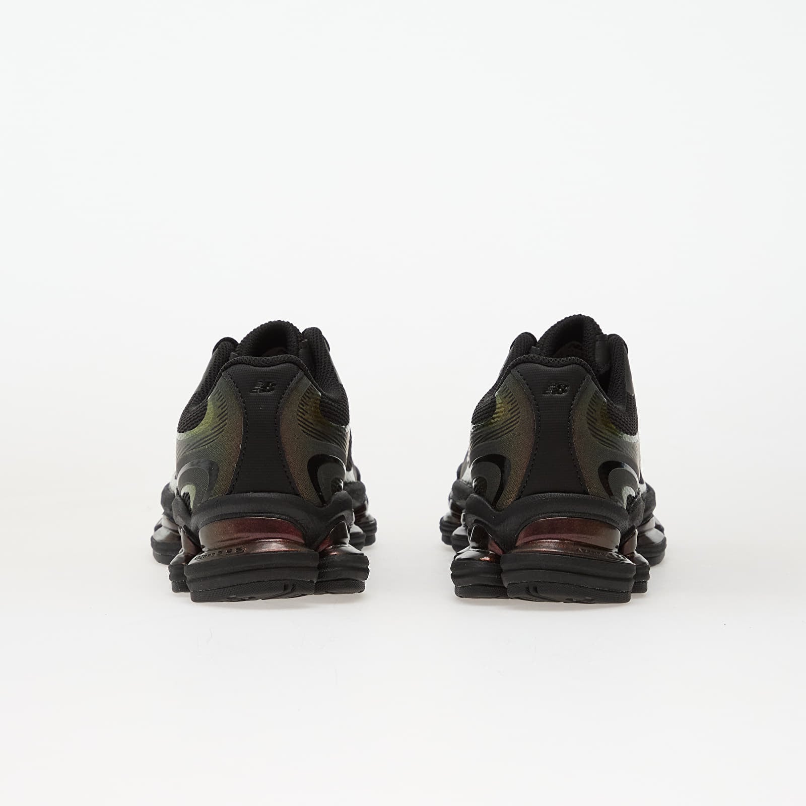 Chaussures et baskets homme New Balance 2000S Iridescent/ Black