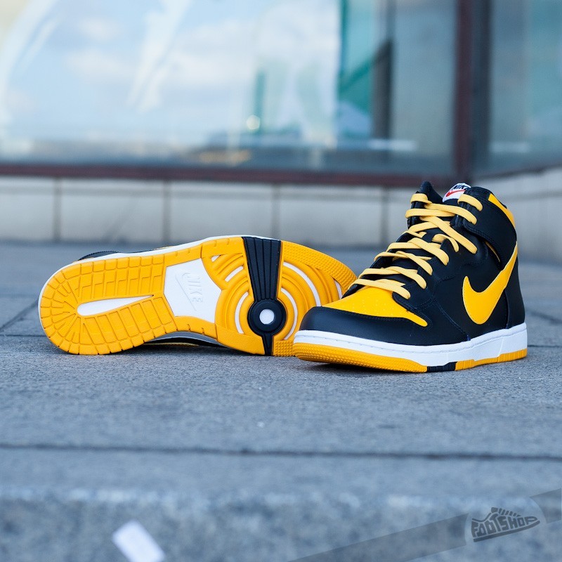 Nike Dunk CMFT University Gold/Black-White | Footshop