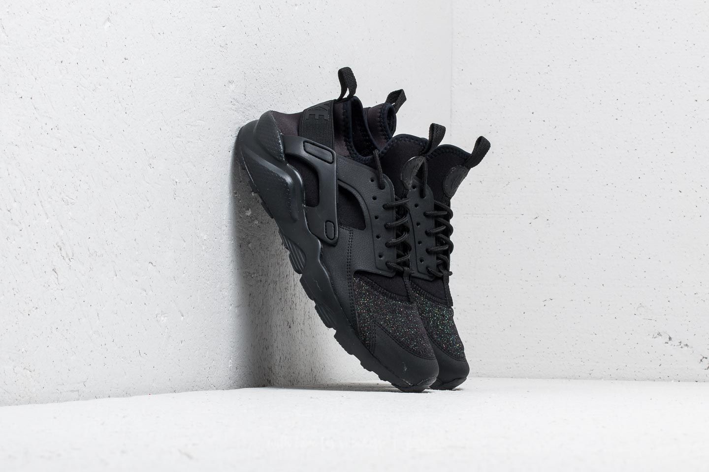 Women s shoes Nike Air Huarache Run Ultra SE GS Black Black Footshop
