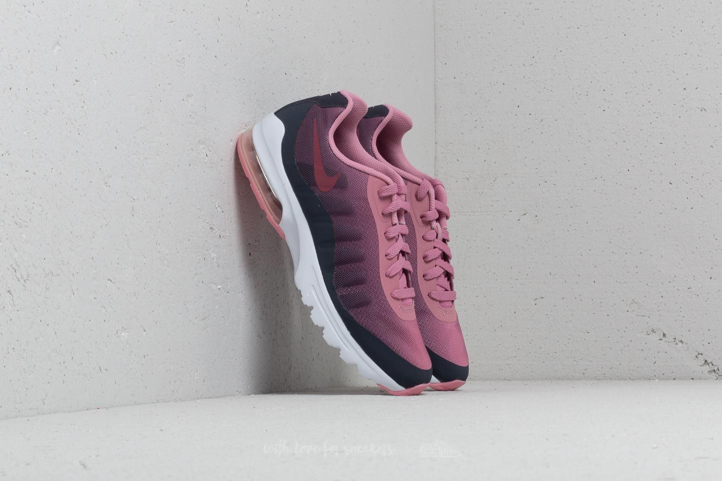 Air max invigor pink on sale