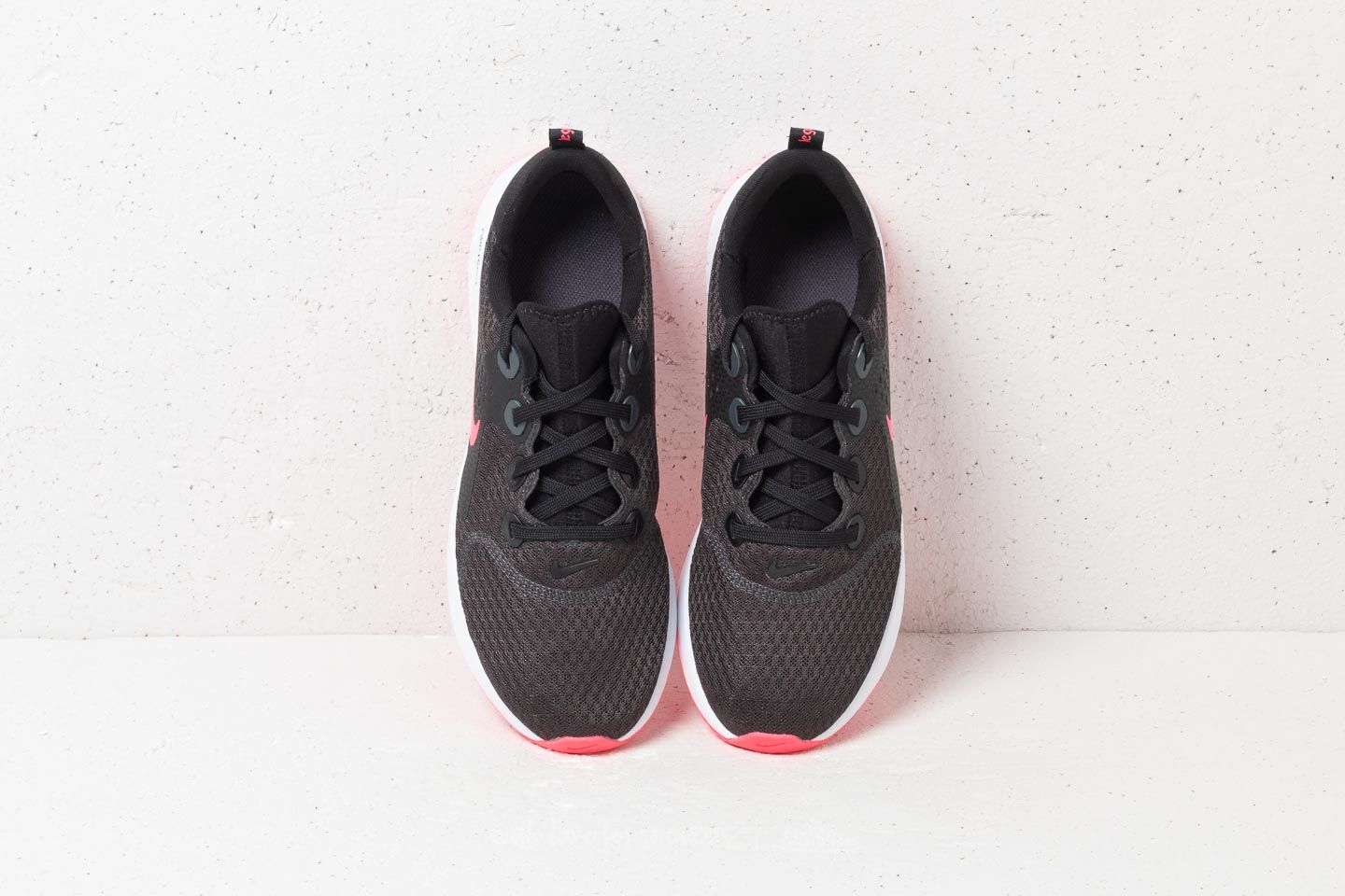 Women s shoes Nike Legend React GS Black Racer Pink Anthracite Footshop