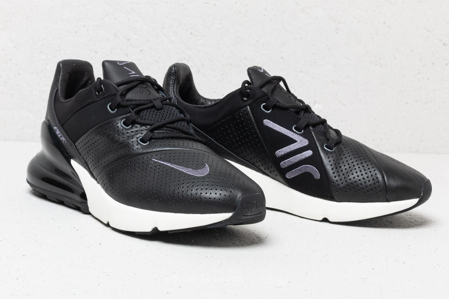 Nike premium 270 online