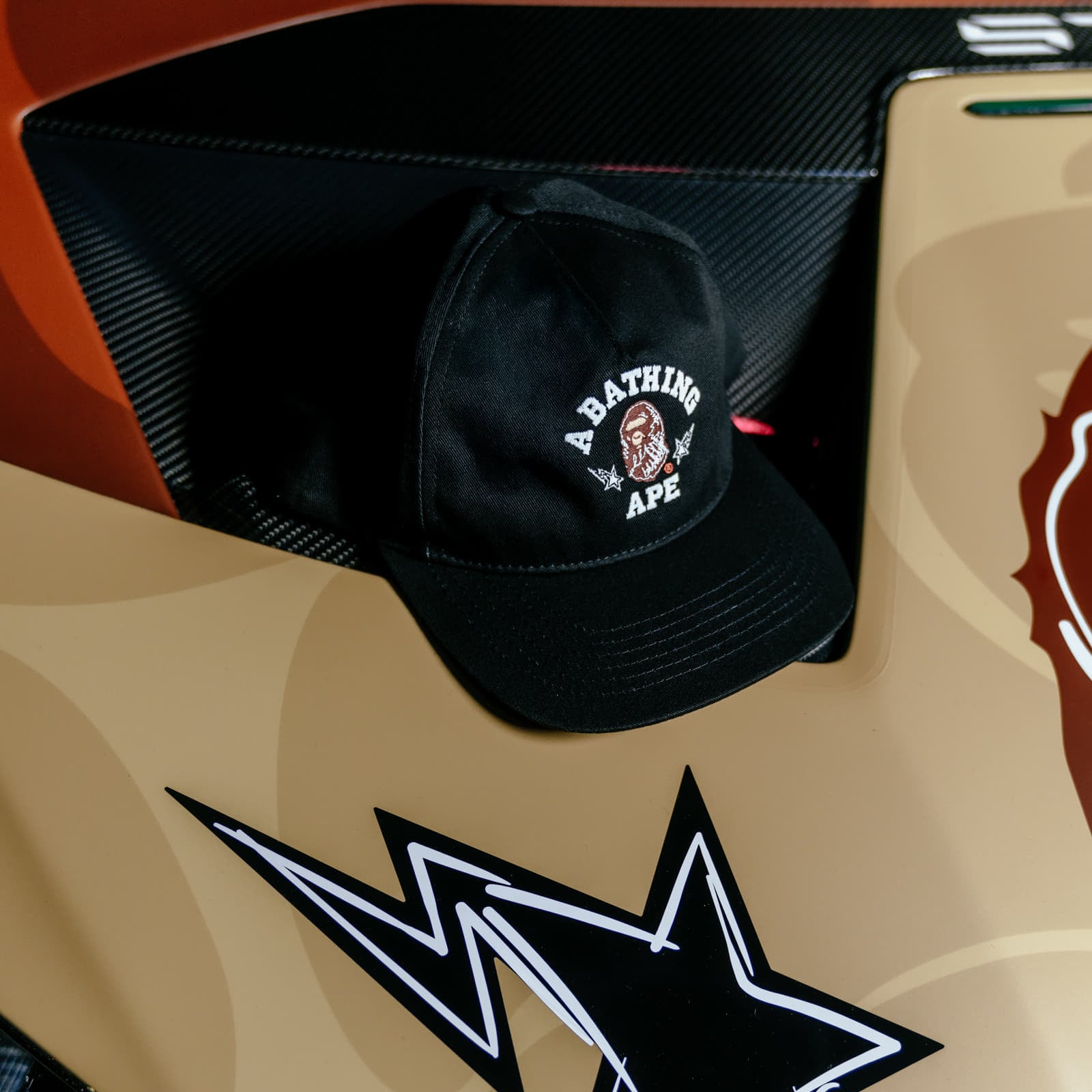 Kepsar BAPE® x FOOTSHOP - Scribble Ape Cap Black