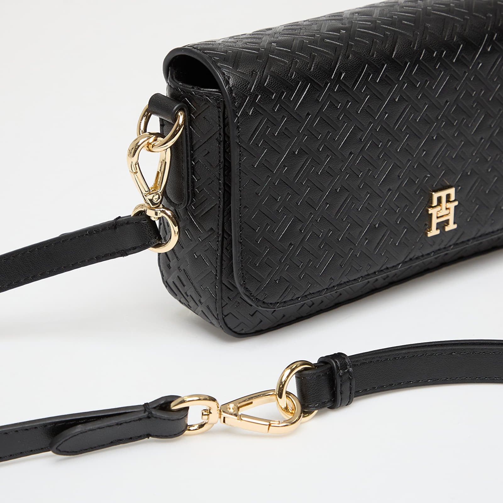 Moške torbice Tommy Hilfiger Th Icon Conv Crossover Mono Black