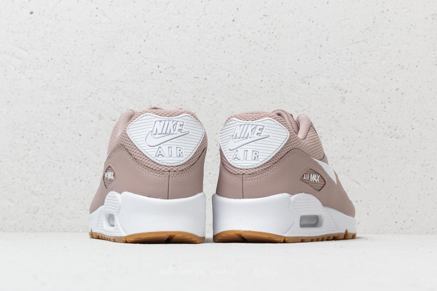 Nike women's air cheap max 90 taupe/white