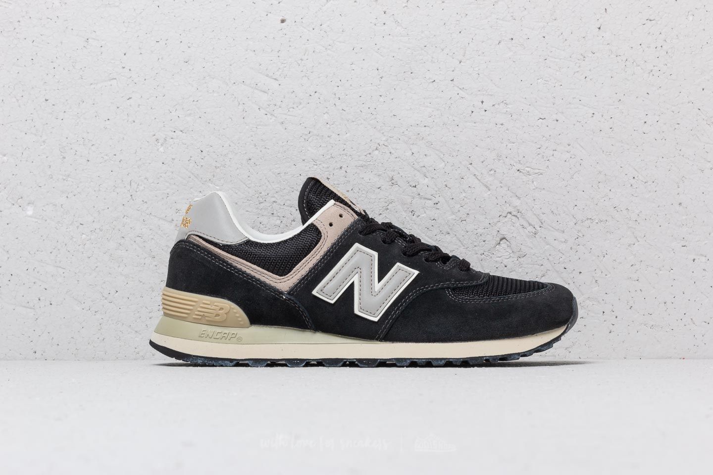 New balance black and beige online
