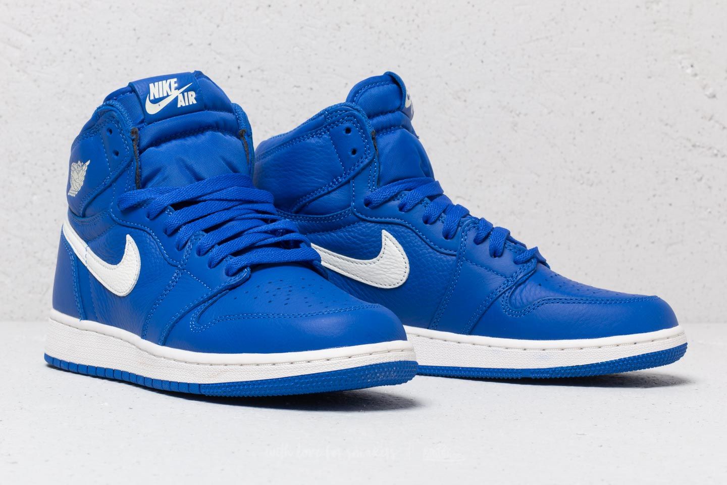 Kids' sneakers and shoes Air Jordan 1 Retro High OG GS Hyper Royal/  Sail-Hyper Royal | Footshop