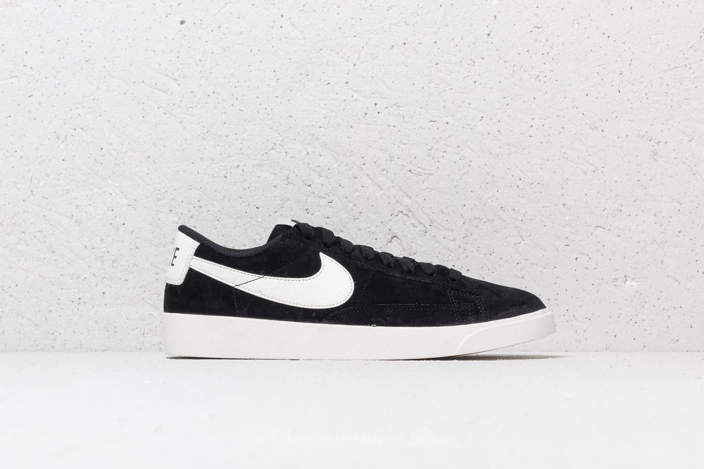 Nike sportswear blazer low sd hot sale