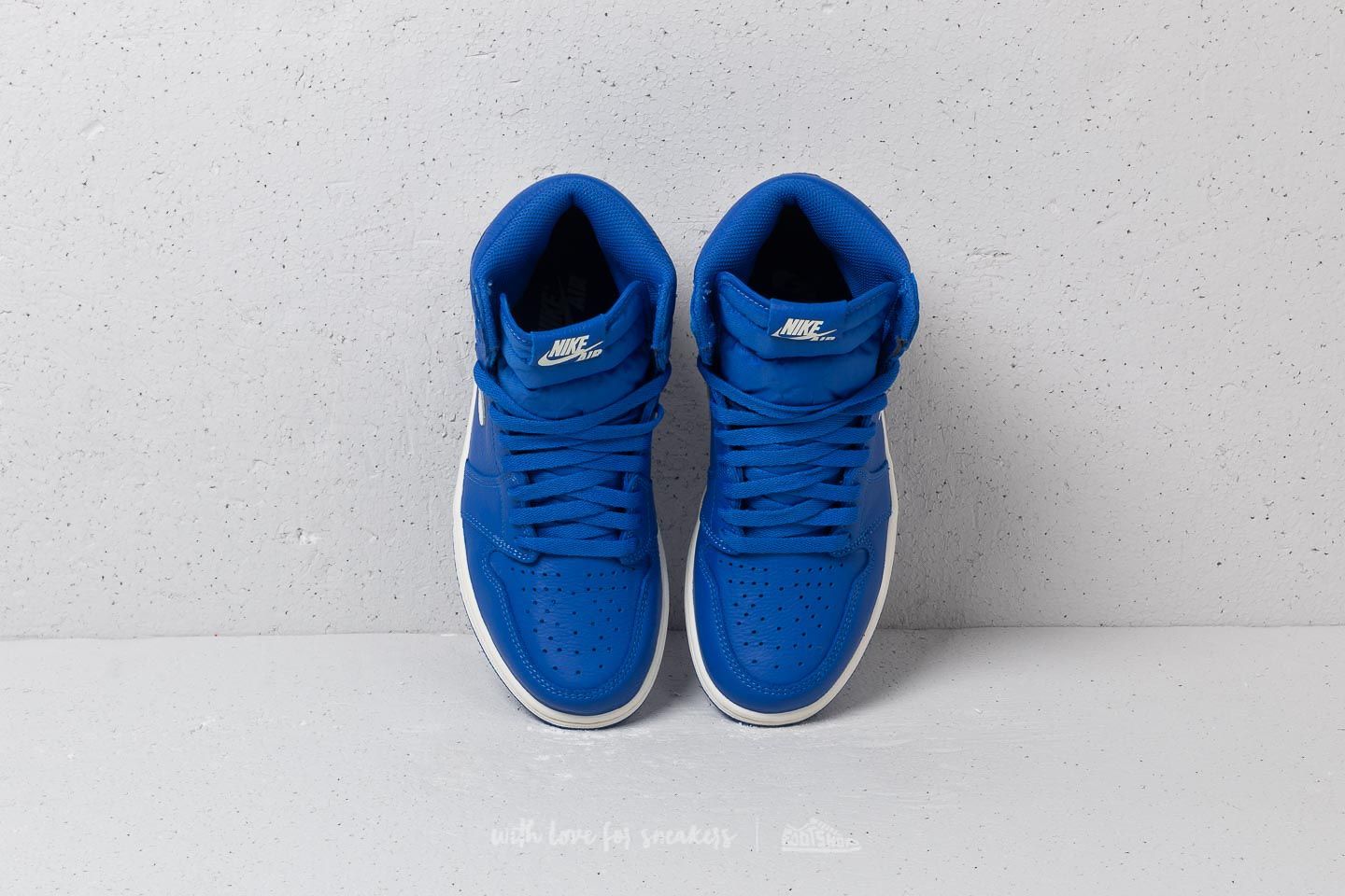 Men s shoes Air Jordan 1 Retro High OG Hyper Royal Sail Footshop