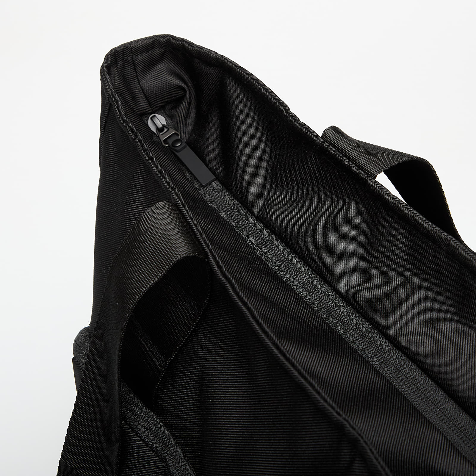 Miesten olkalaukut adidas Prime Tote Black/ Carbon