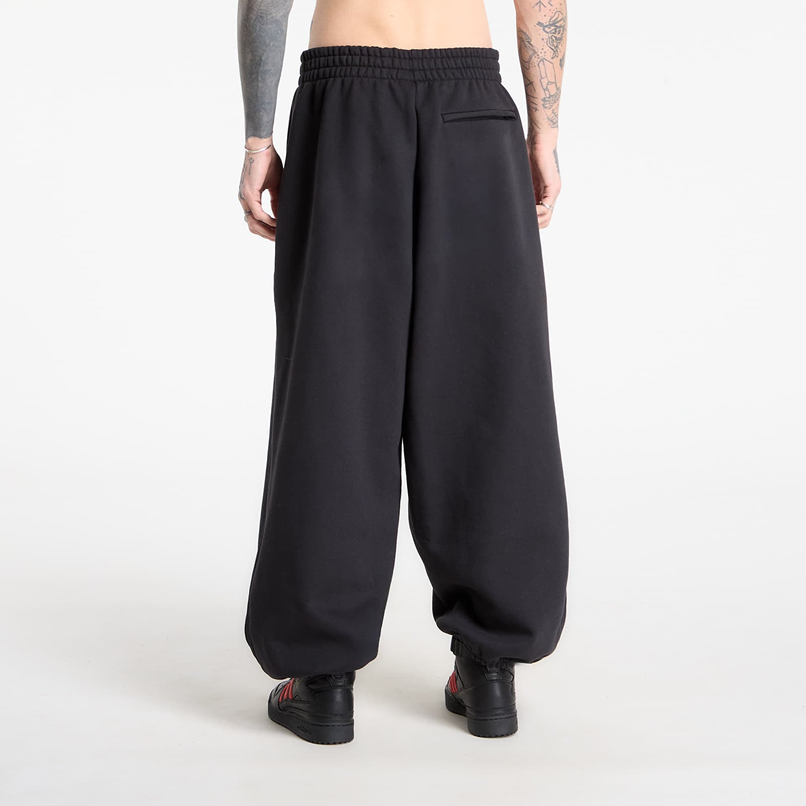 Kelnės adidas x Willy Chavarria Heavy Sweat Black