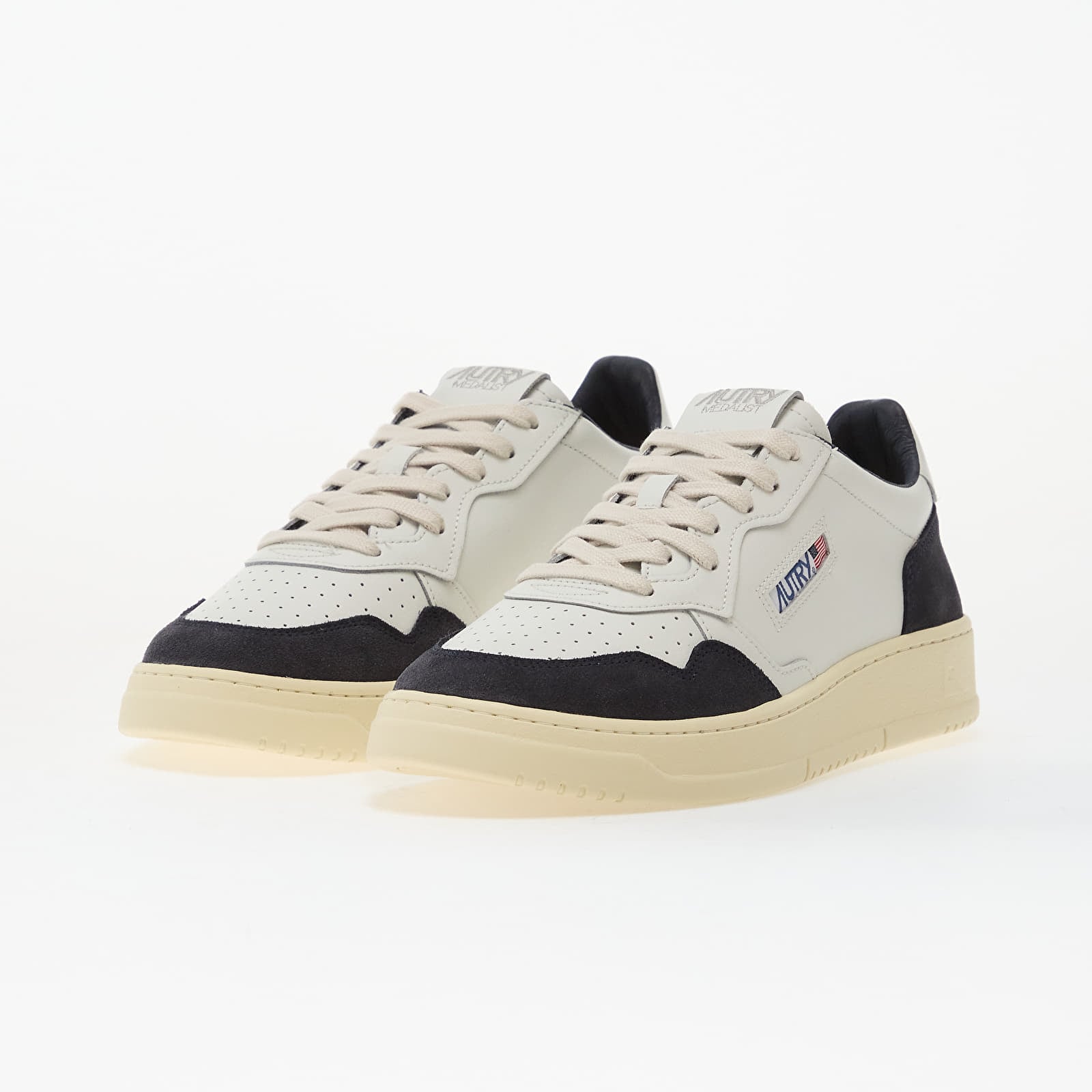 Chaussures et baskets homme Autry Medalist Low Man Soflea/ Sue White/ Ocean
