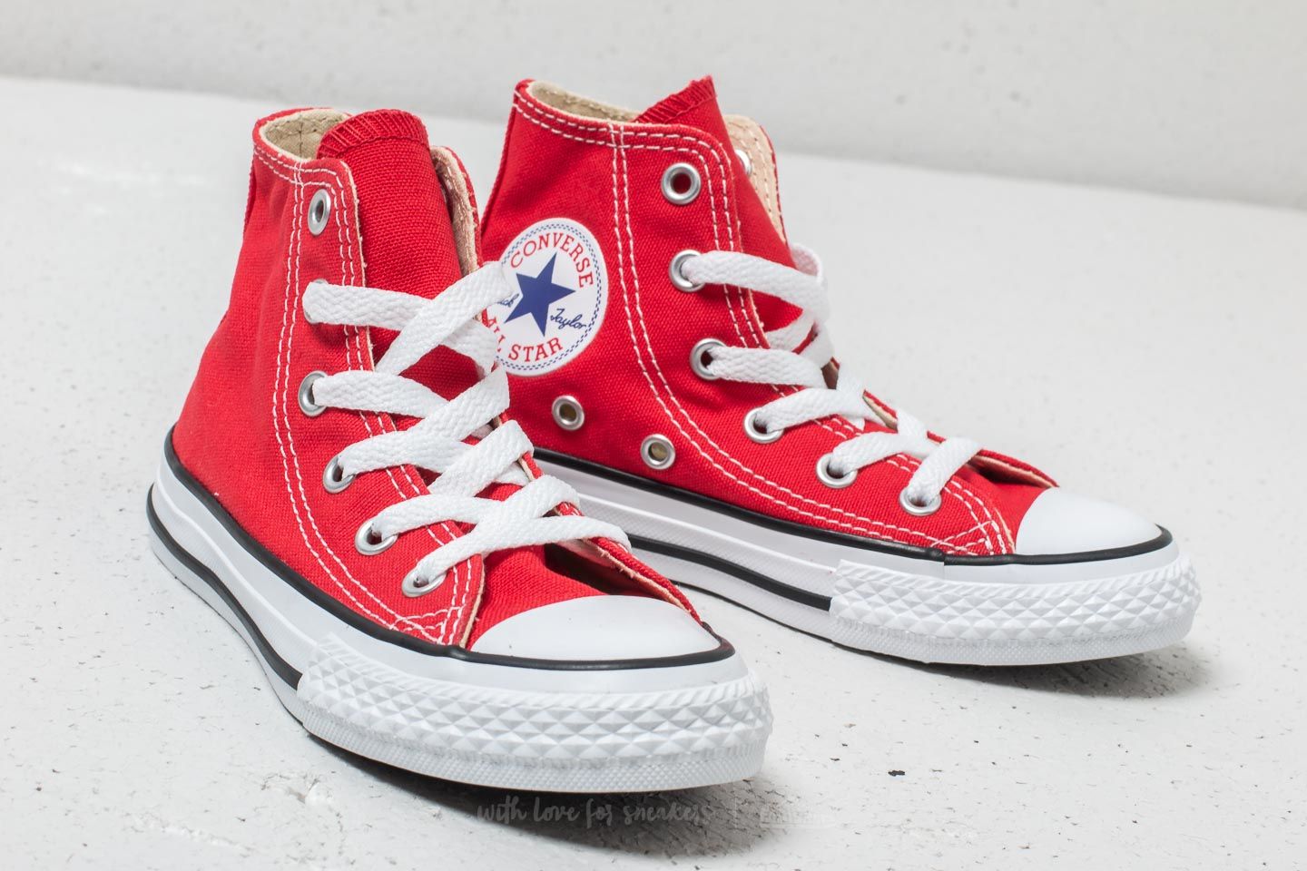 Kids' sneakers and shoes Converse Chuck Taylor All Star Hi Red
