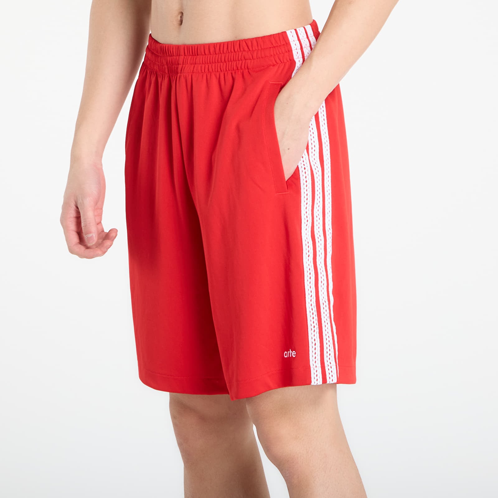 Shortsit adidas x Arte Shorts Better Scarlet