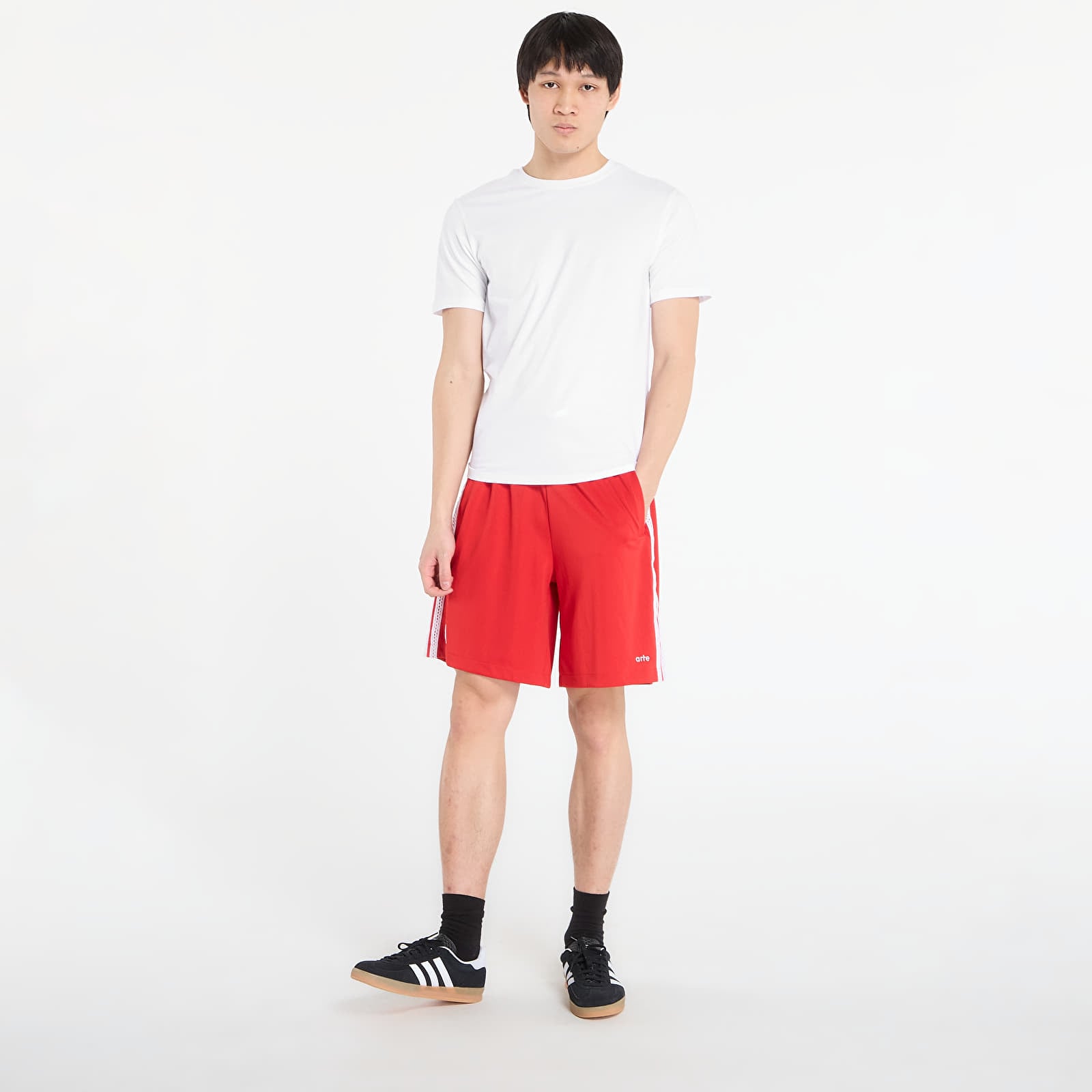 Shortsit adidas x Arte Shorts Better Scarlet