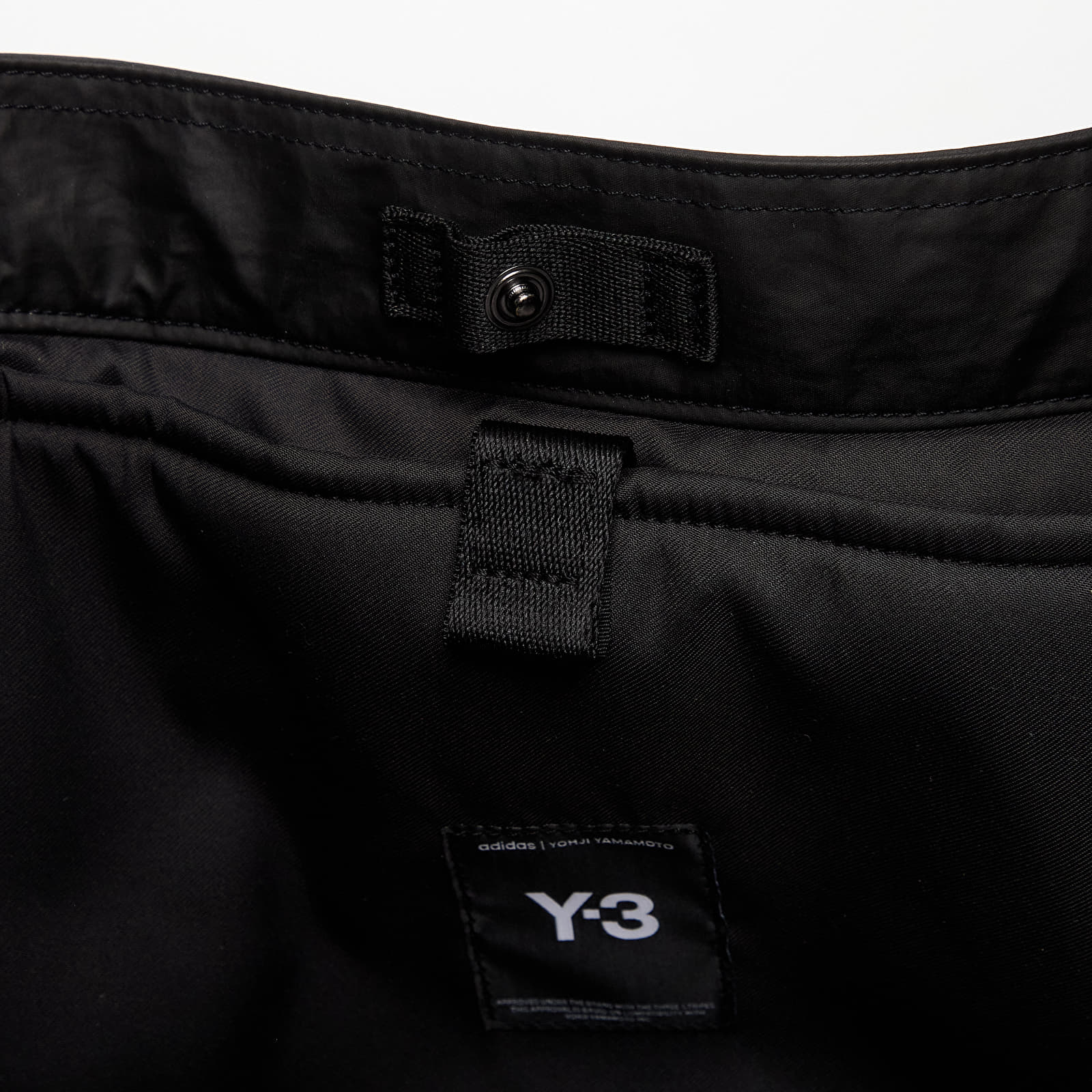 Crossbody-väskor Y-3 Newspaper Bag L Black