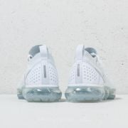 White vapormax flyknit 2 top