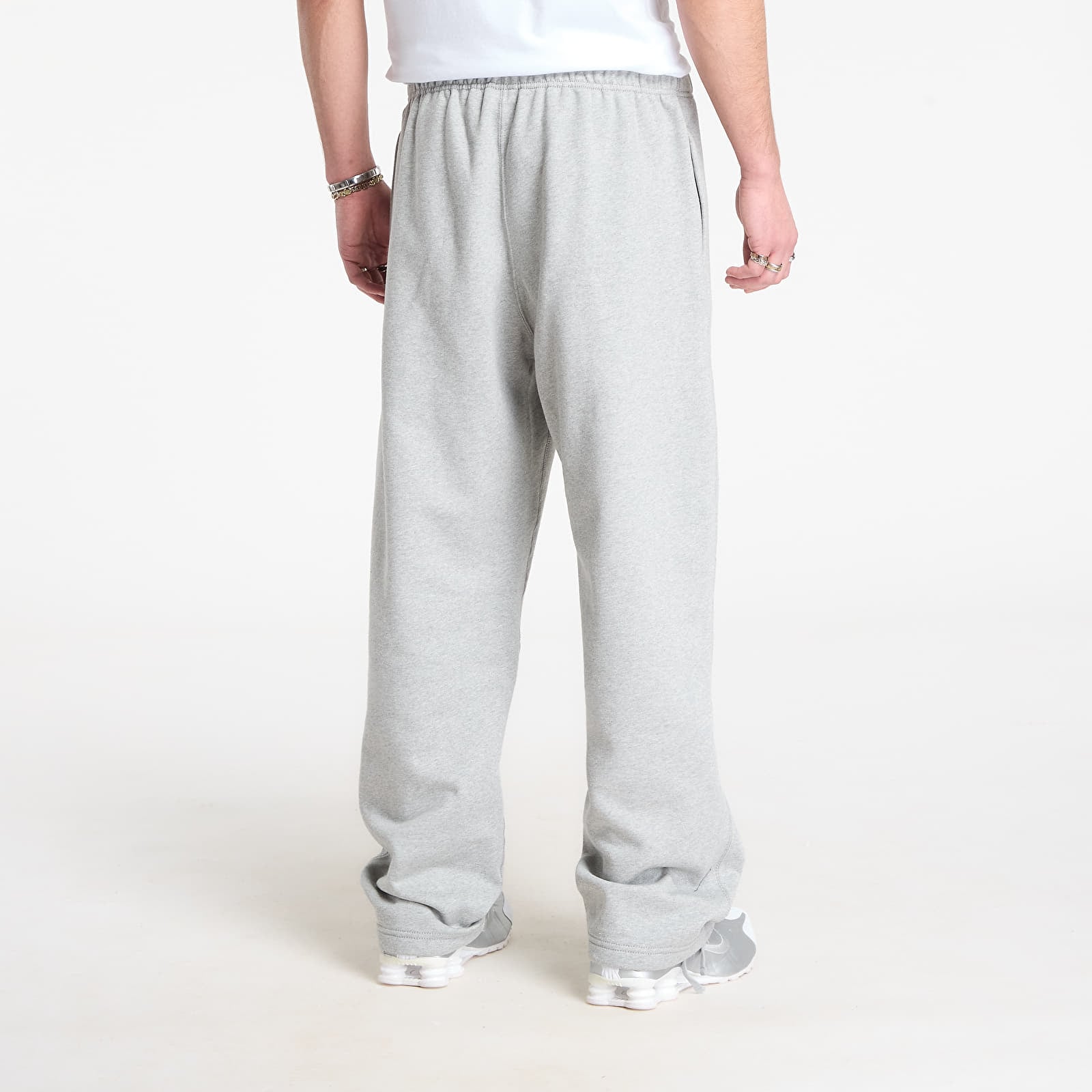 Tepláky Nike Solo Swoosh Men's Fleece Open-Hem Pants Dk Grey Heather/ White