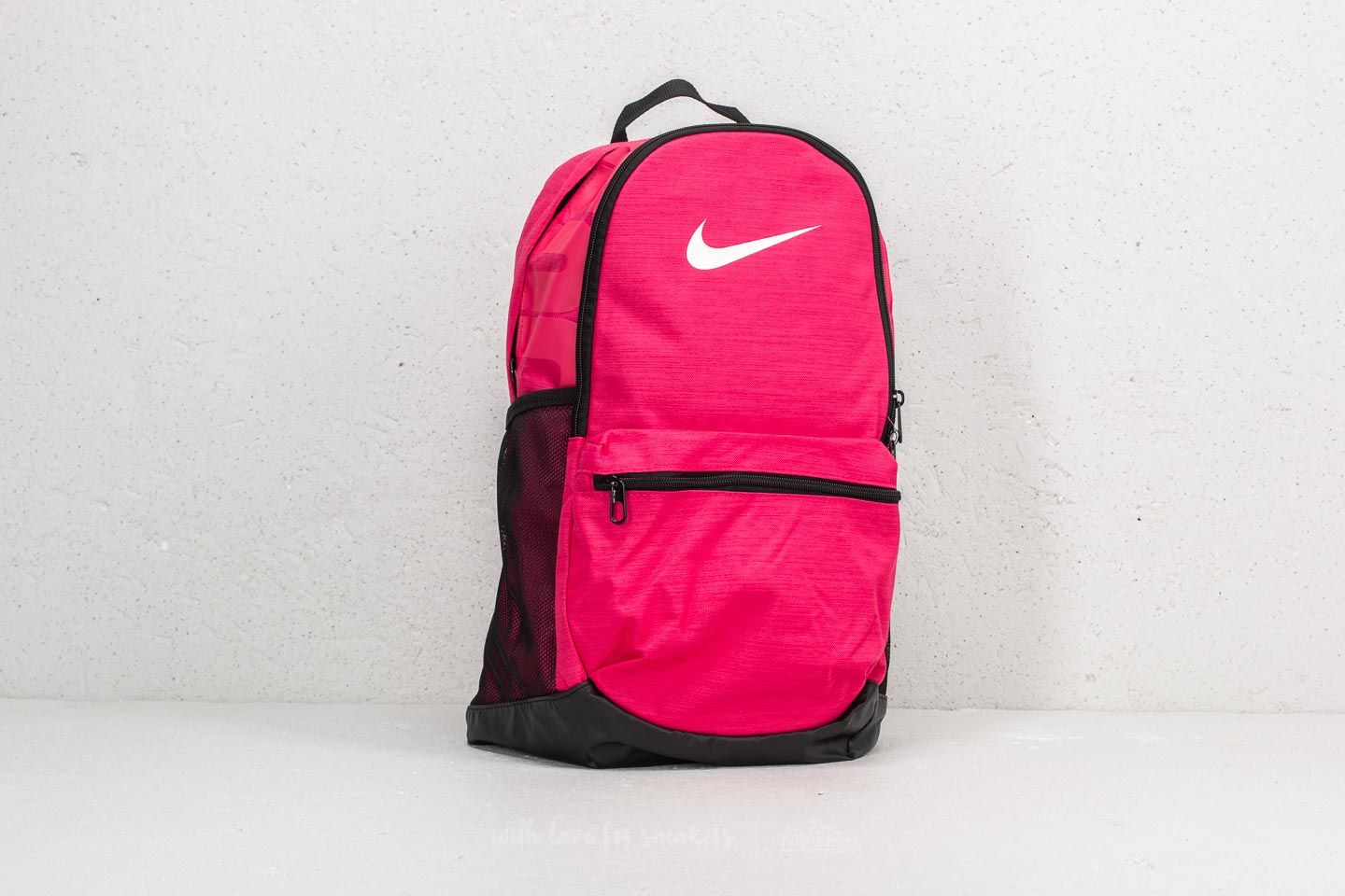 Rugzakken Nike Brasilia M Backpack Pink/ Black/ White