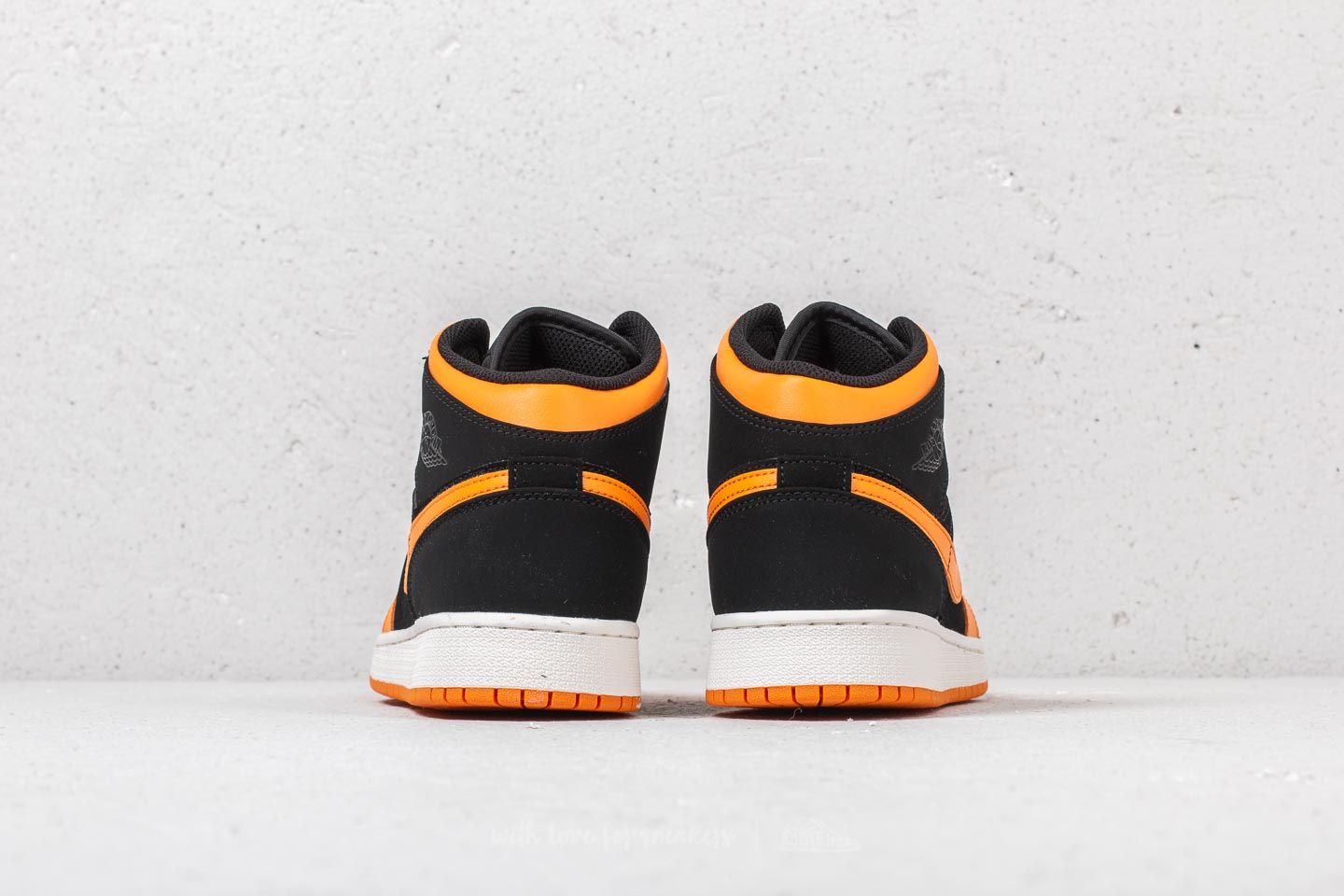 Women's shoes Air Jordan 1 Mid (GS) Black/ Orange Peel-Sail