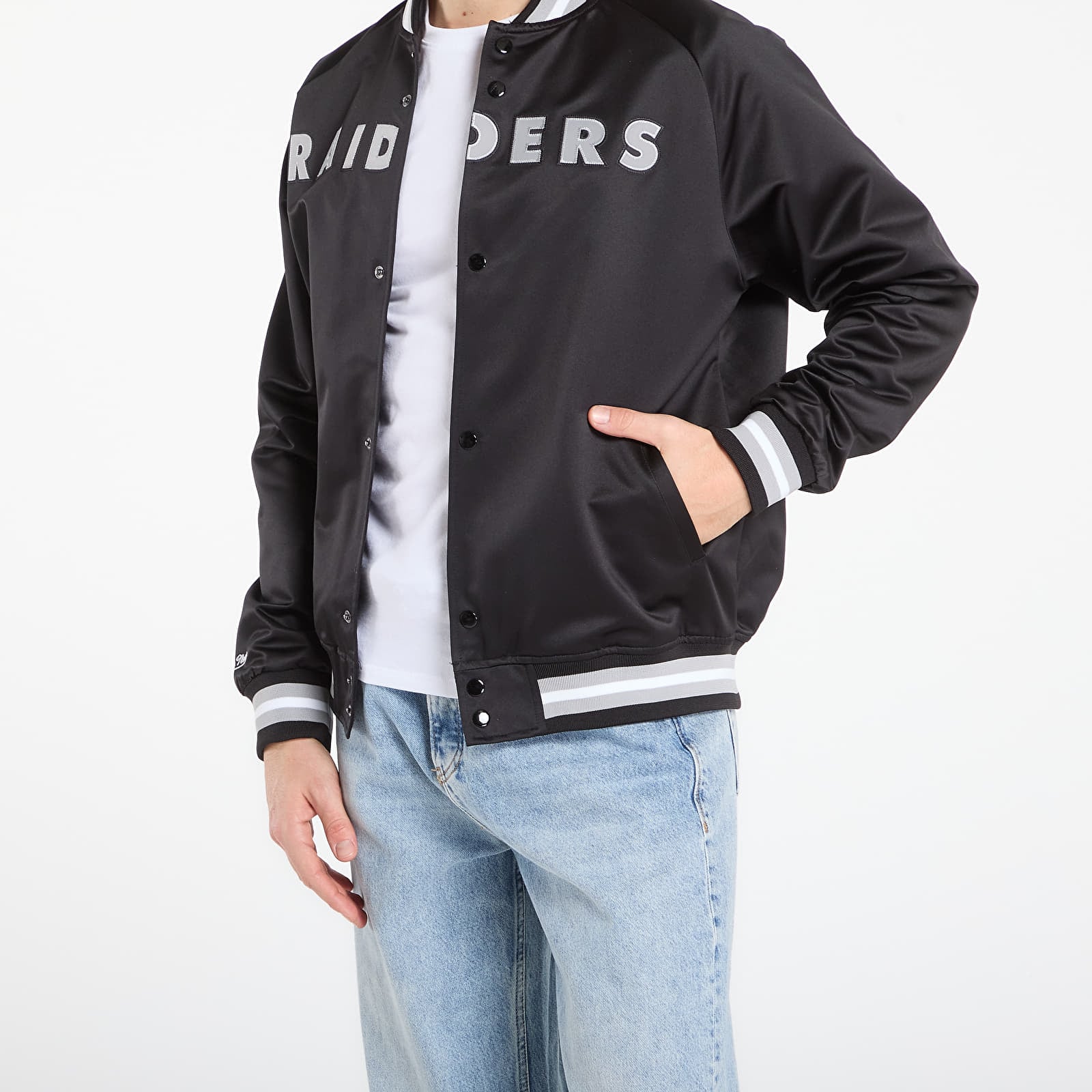Takit Mitchell & Ness NFL Lightweight Satin Jacket Vintage Logo Raiders Black