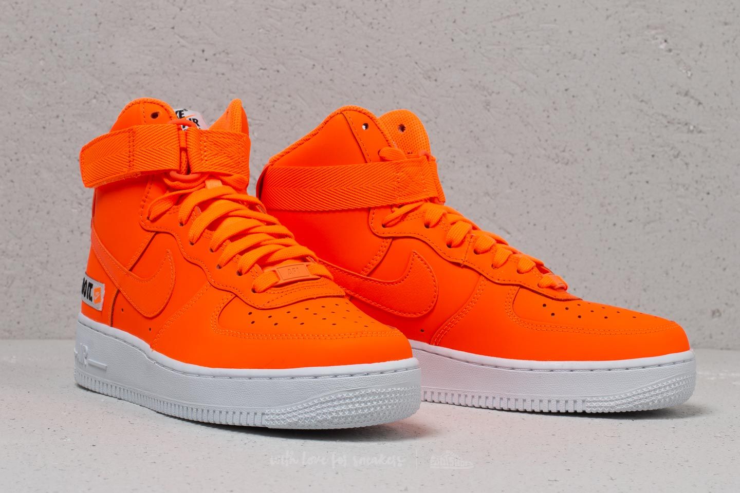 Nike air force 1 high lx orange shop