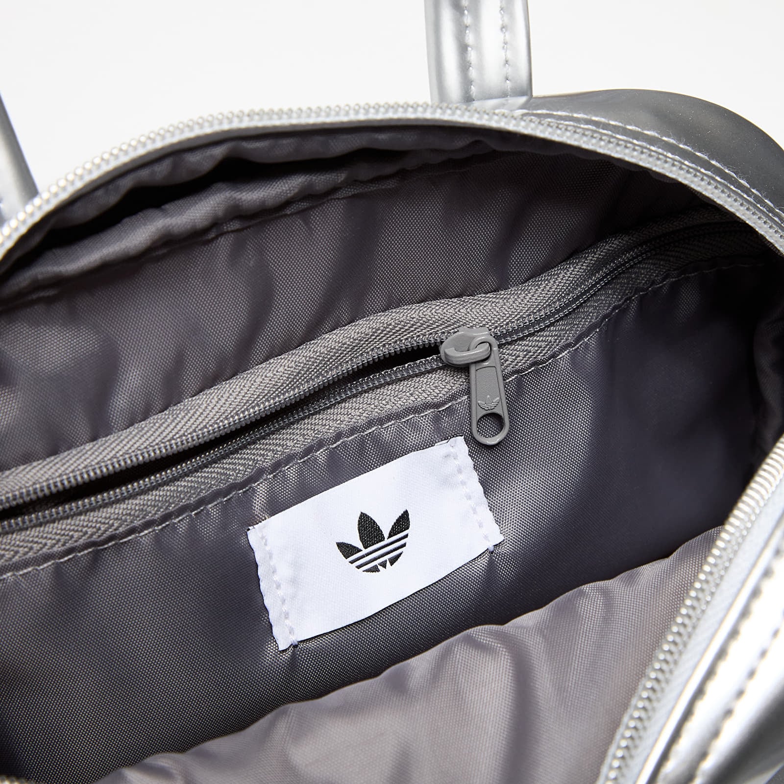 Moške torbe za na ramo adidas Adicolor Mini Bowlig Bag Silver Metallic