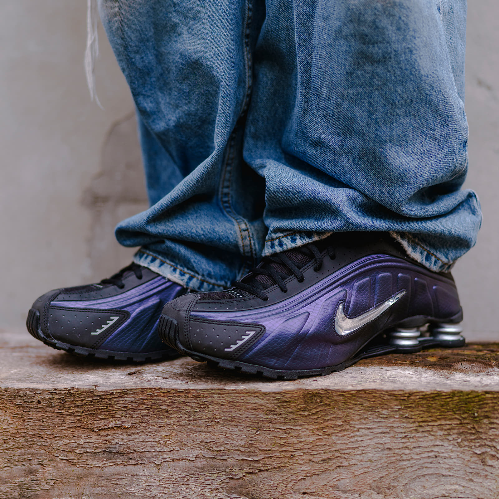 Meeste kingad Nike Shox R4 Jewel Qs Black/ Anthracite-Metallic Silver