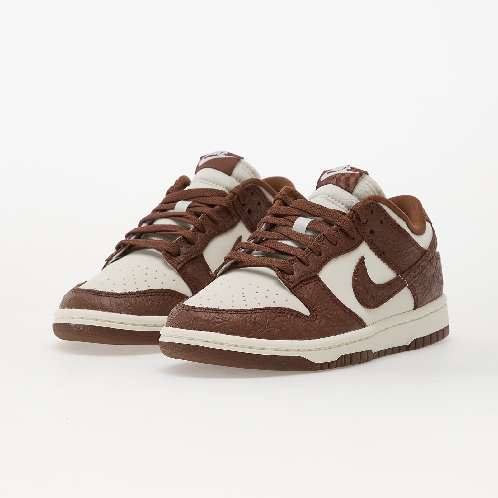 Γυναικεία παπούτσια Nike W Dunk Low Sail/ Fauna Brown-Sail-Mtlc Gold