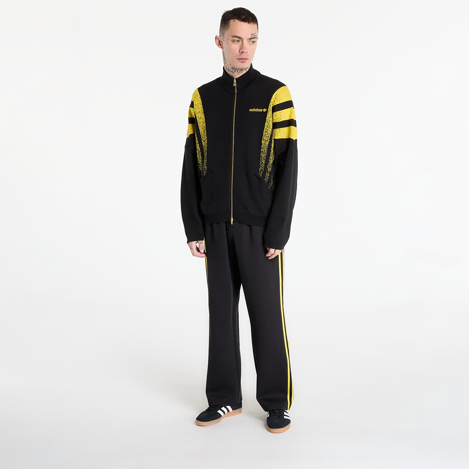 Hupparit ja collegepaidat adidas Santiago Jkt Black