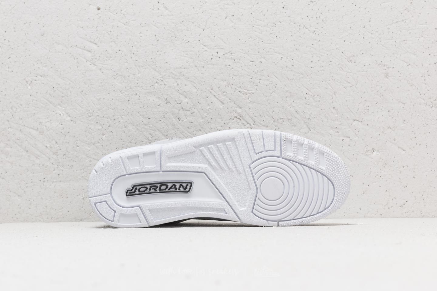 Încălțăminte și sneakerși pentru bărbați Jordan Courtside 23 Grey Fog/ Dk Smoke Grey-White