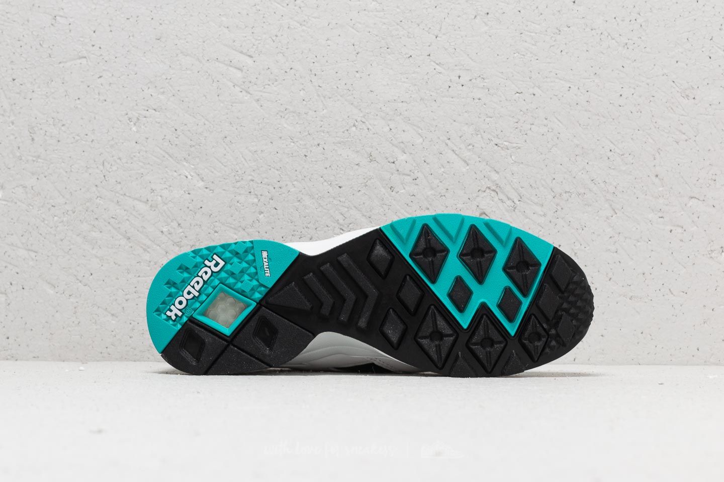 Men s shoes Reebok Aztrek OG OG White Solid Team Black Footshop