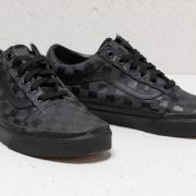 Vans authentic high density store